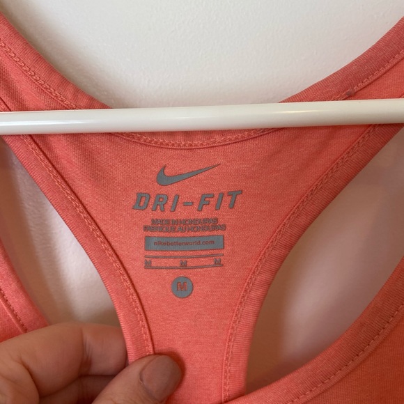 Peach Nike Dri-Fit tank size M - Picture 3 of 4
